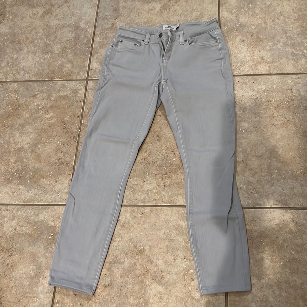 Vineyard vines size 4 grey jeans